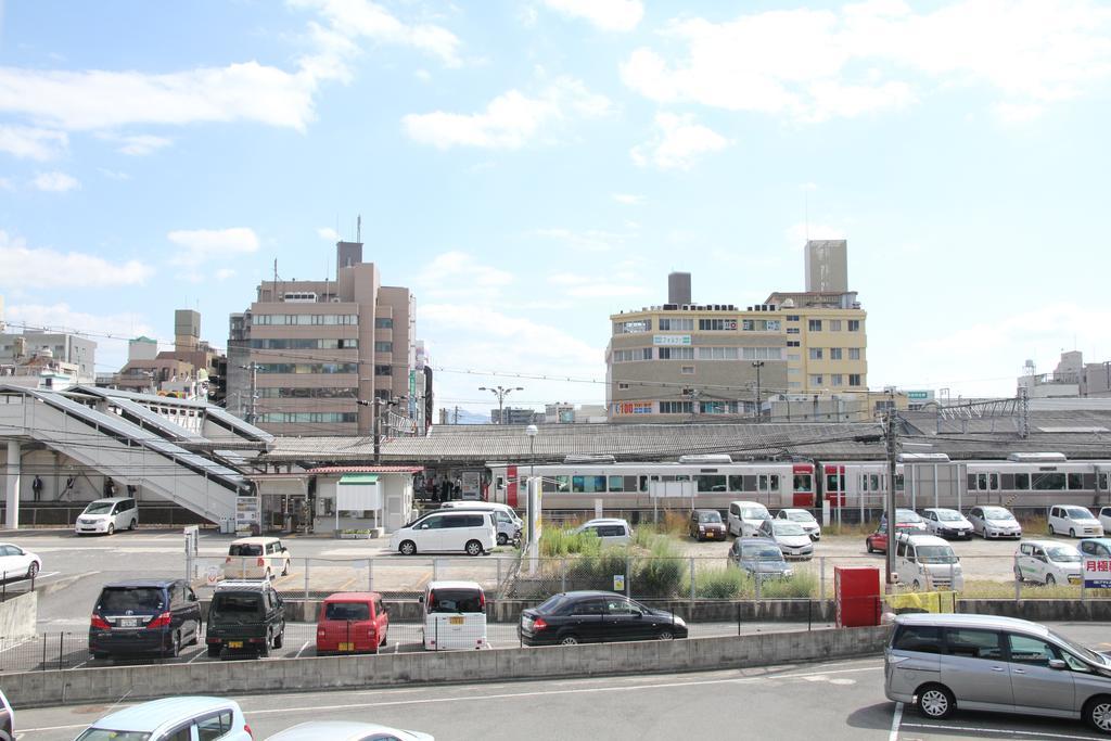 Guest House Carpe Hiroshima Koi Екстер'єр фото